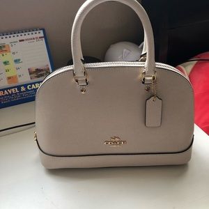 White coach purse (MINI SIERRA SATCHEL)